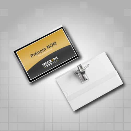 Badge en plastique avec clip de fixation et épingle